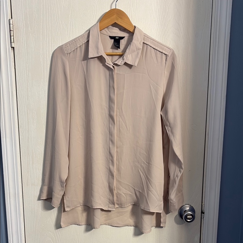 H&M Women's Beige Button Down Blouse